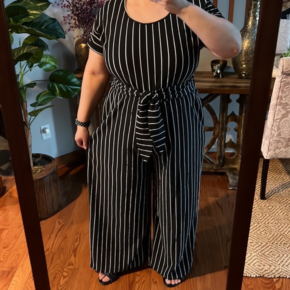 Lane Bryant 18/20 Black & White Pinstripe Jumpsuit - Picture 4 of 17